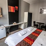 L'inattendu Sur La Croisette Centre Couette-café 4*