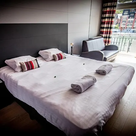 Couette-café L'inattendu Sur La Croisette Centre Dinant